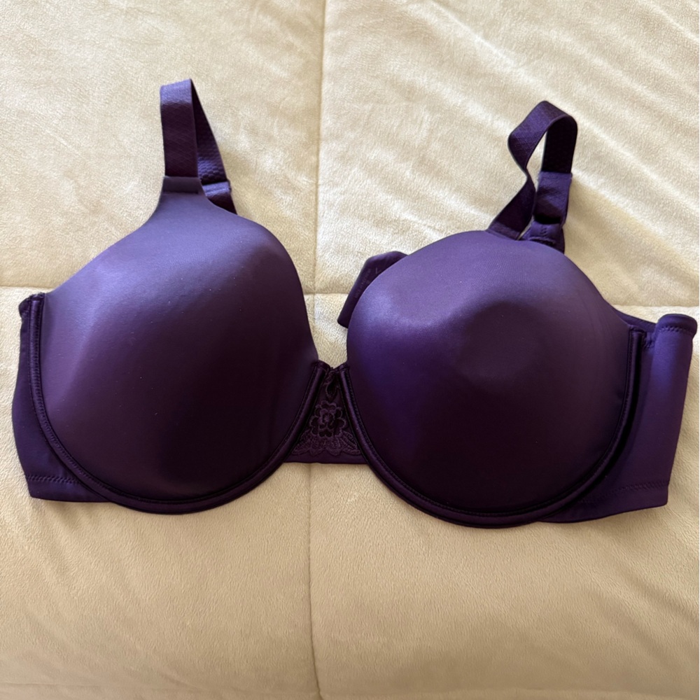 42D never worn padded bra